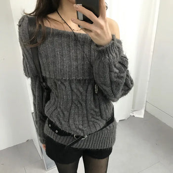 FLOWY OFF-SHOULDER KNIT