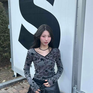 Flower Slim V-Neck Long Sleeve T-Shirt