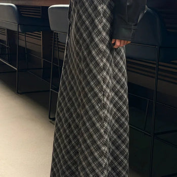 26 VILLA Diamond Check Skirt