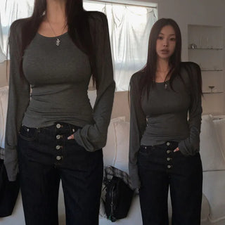 Trough U-neck long-sleeve T-shirt