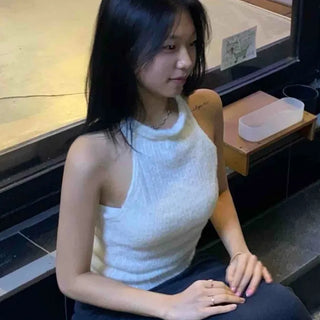 Slim Turtleneck Sleeveless Knit