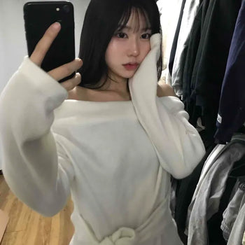 Off-shoulder Cozy Ribbon Long Sleeve T-shirt
