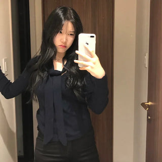 Light Tie V-Neck Knit