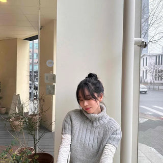 Cable Turtleneck Short Sleeve Knit