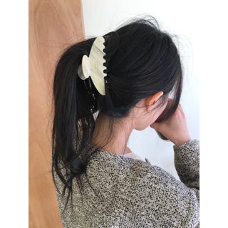Mock hair clip (2 colors)