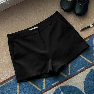 Comfort slacks, shorts, capri, belted shorts, shorts, wedding guest look, work look, spring