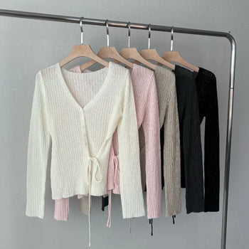 Ribbon Wrap Point V-Neck Knit