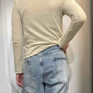 Loose Fit Knit with Diagonal Neck Snap Point