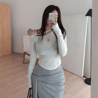 Chellebi Slit One-Shoulder T-Shirt