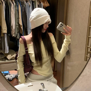 Pub Off-shoulder Long Sleeve T-shirt