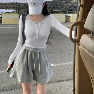 Mild U-Neck Layered T-shirt