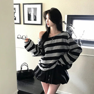 Coming Striped Off-shoulder T-shirt