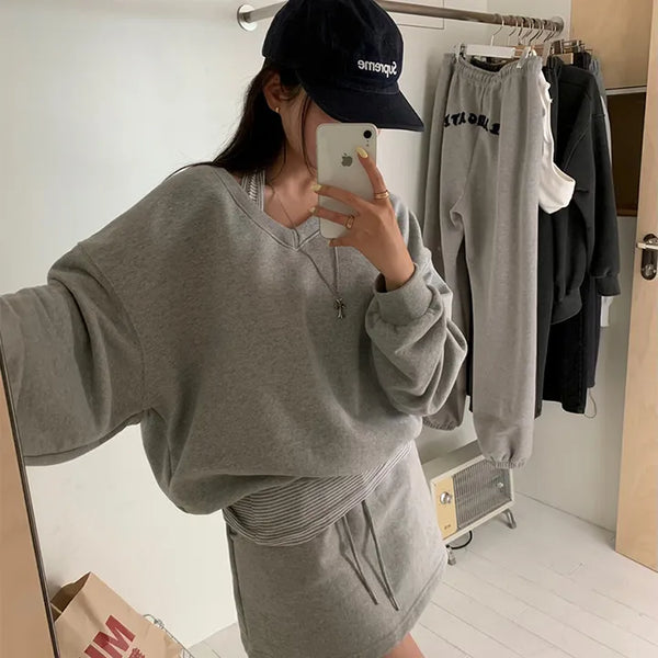 Pony V-neck Loose Fit Sweatshirt