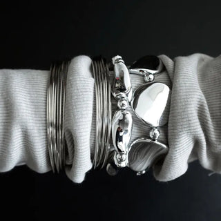 Volume Wave Bracelet