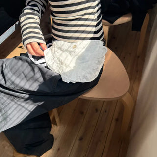 Frilled hip bag