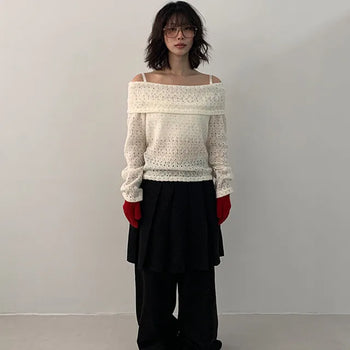 Up-strap off-shoulder knit