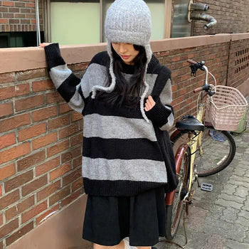 Carion Boucle Knit Earflap Hat