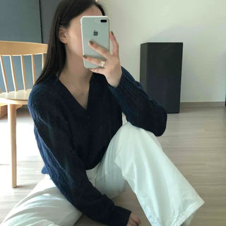 Cable V-Neck Knit