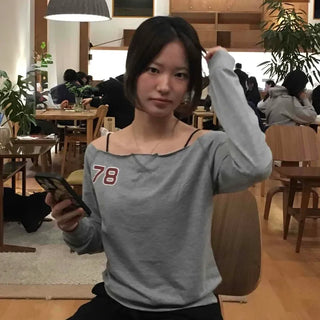 78 Lettering Off-Shoulder Raw T-Shirt