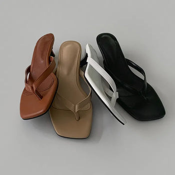 Lips flip-flop sandals