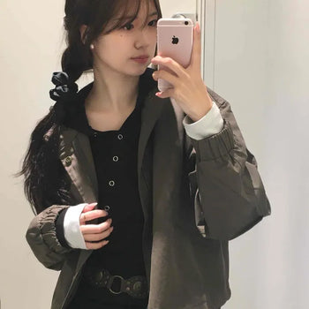 Loose Fit Short Length Elastic Sleeve Bottom Tie Snap Button Blouson