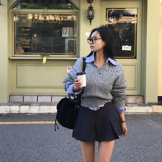 Signature Cable Knit Loose Fit V-Neck Knit
