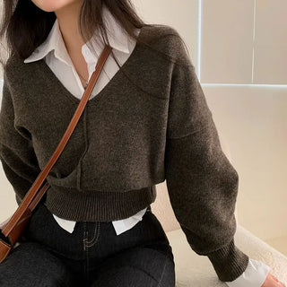 10% Wool Crack Cut V-Neck Wool Knit