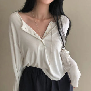 Flowy Ribbed Button Round T-shirt