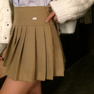 Low Pendant Half-Pleated Skirt