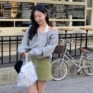 Nevelin V-neck Loose Fit Plain Sweatshirt