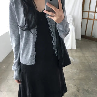 Ruffle V-neck Cardigan