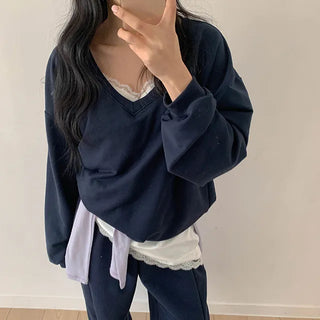 Nelly V-neck sweatshirt
