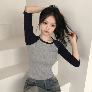 Effortless chic, daily color-block raglan U-neck semi-cropped 7/8 sleeve T-shirt