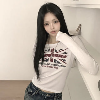 Effortlessly chic, London Union vintage print lettering U-neck delicate fit long-sleeve t-shirt