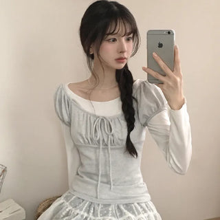 Full of cuteness, Fine ribbed U-neck shirred puff sleeve ribbon strap slim delicate fit all-in-one layered long-sleeve T-shirt