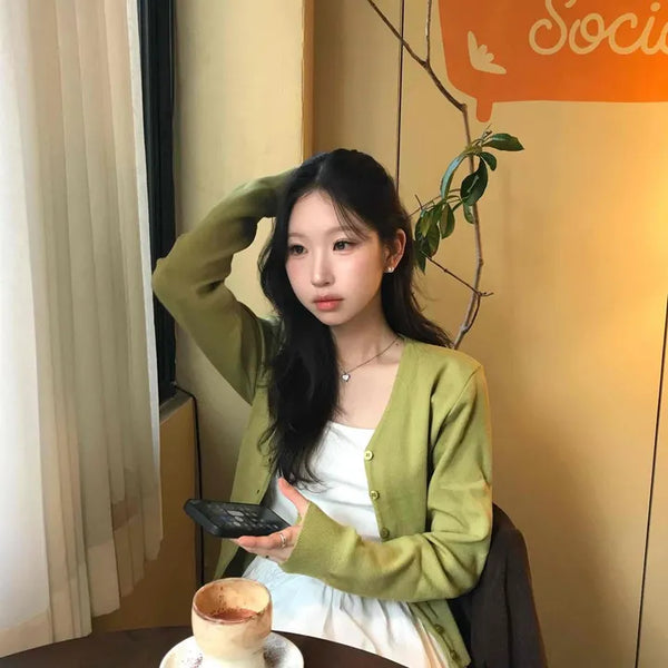 Basic V-neck Short Knit Cardigan