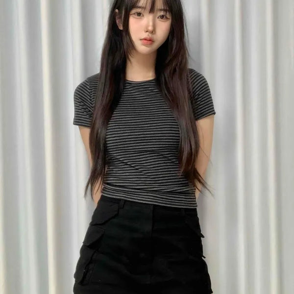 Fitted Round Neck Semi-Crop Horizontal Stripe Short Sleeve T-shirt