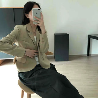 Slim fit tailored single-button flap pocket jacket