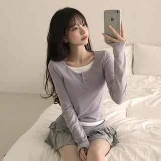 Looks like two layers~ Integrated U-neck Button Layered Delicate Slim Fit Long Sleeve T-shirt