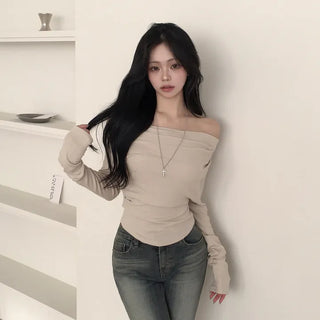 Feminine Mood, Drape Off-Shoulder, Side Shirring, Rolled Hem, Cinched Waist, Slim and Delicate Fit Long Sleeve T-Shirt