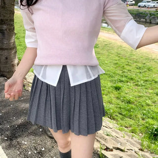 Delicate fit knit pleated skirt