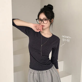 Daily U-Neck Striped Delicate Fit 3/4 Sleeve T-shirt