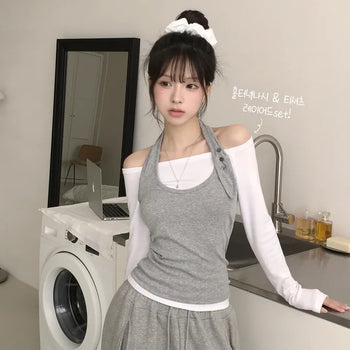 Delicate fit covering the back of the hands, halter neck slim-fit sleeveless top with button details + off-shoulder delicate long-sleeve t-shirt layered set