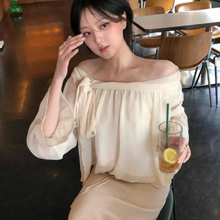 Loose-fit Plain Shirred Long-sleeve Daily Blouse