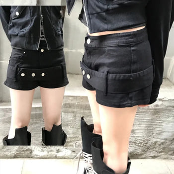 Kure Chic Hip Belt Low Shorts