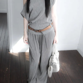 Silky one-shoulder set