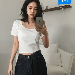 Hielle Crop U-Neck Short Sleeve T-Shirt