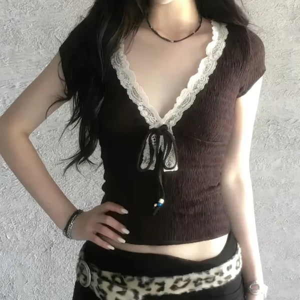 Lace Patchwork V-Neck Short Sleeve Tee / Vintage Y2K Mori Girl Brown Crop Top Slim Fit Delicate Fit Pinterest Look Short Sleeve Sleeve