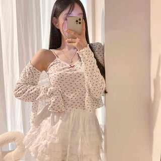 long-sleeved T-shirt