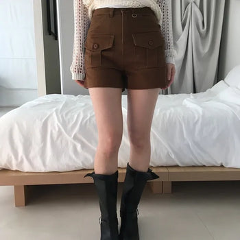 *Muand* Two-Pocket Washed Shorts